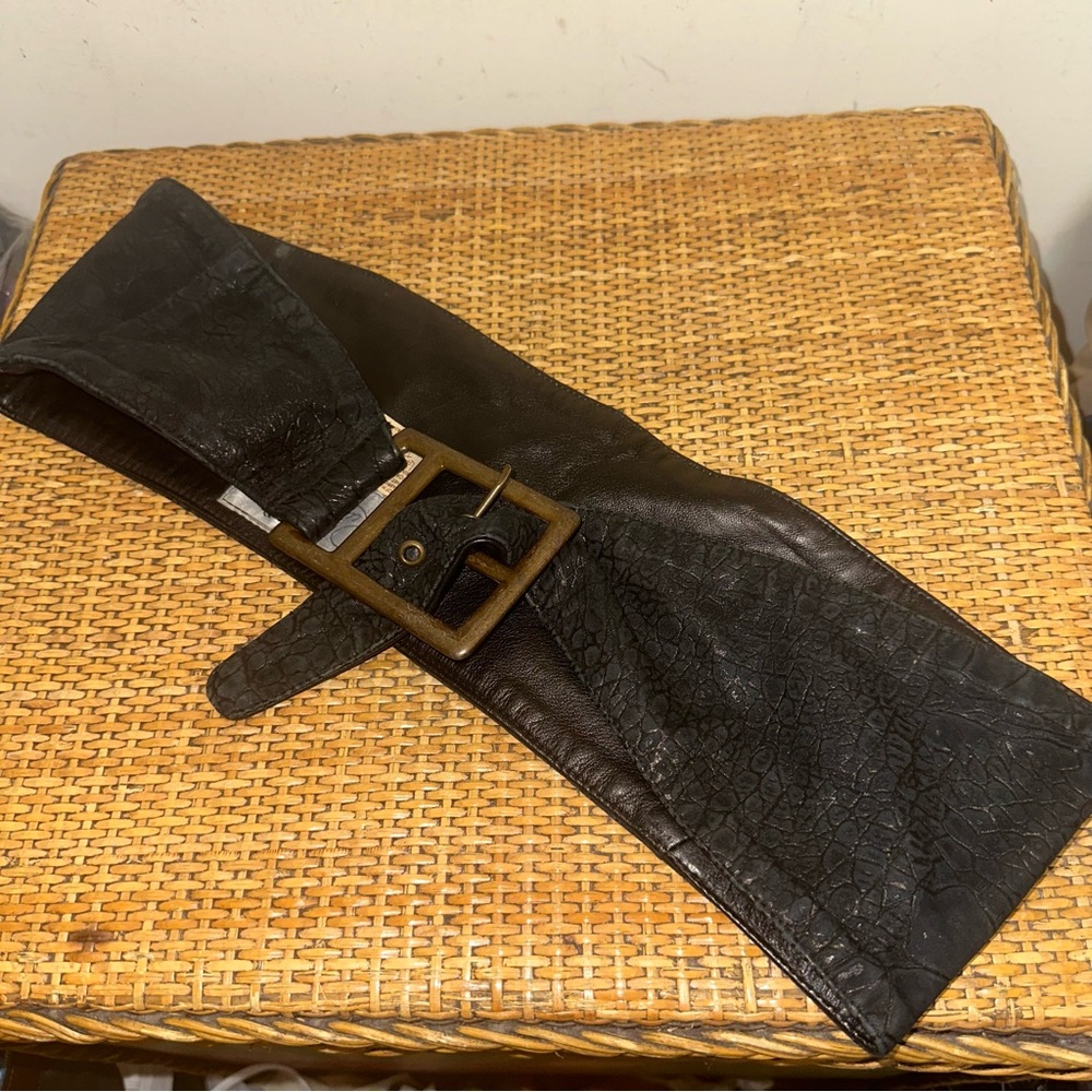 Vintage 1980s Ruth Wagner Women’s Animal Print Black Leather Belt Brass Buckle